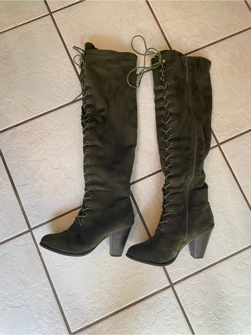 Forever “Camilla” LaceUp Over The Knee Olive Green suede 3” Heel Boots Size 8.5